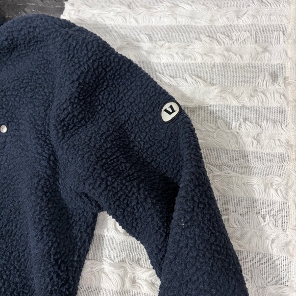 Vuori Idyllwild Sherpa Jacket Mens Medium Navy Fleece Full Zip Pockets Outdoor - Picture 4 of 12